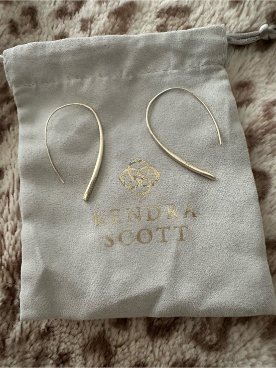 Kendra Scott Jewelry - Kendra Scott Gold Curved Threader Earrings
